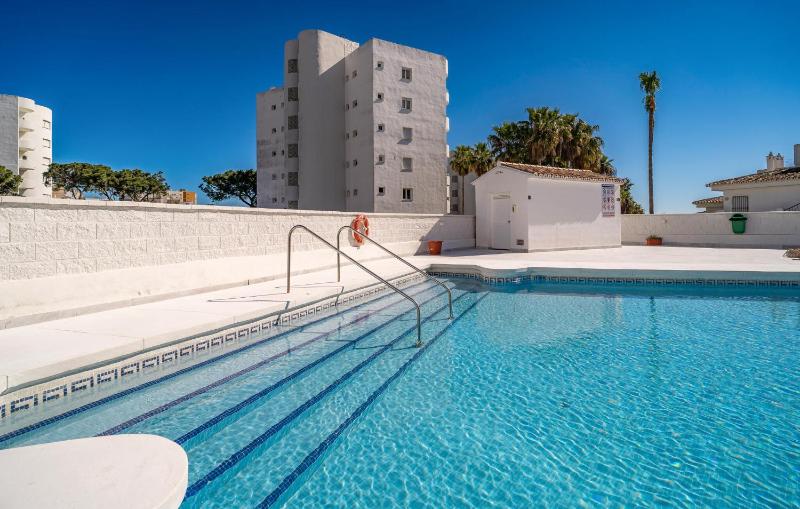 Gorgeous Apartment In Calahonda - image 8