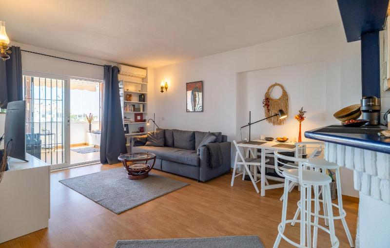 Gorgeous Apartment In Calahonda - image 10