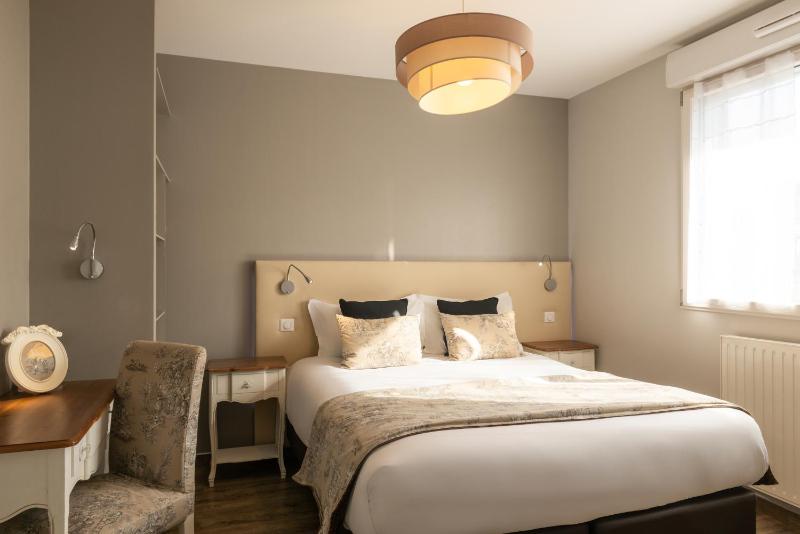 Comfort Double Room with City/Garden View image 3