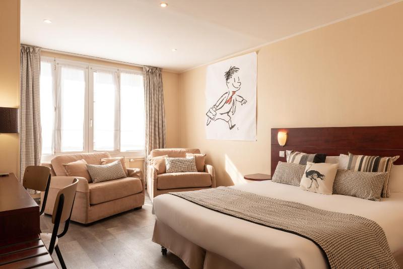 Family Room with City/Garden View image 3