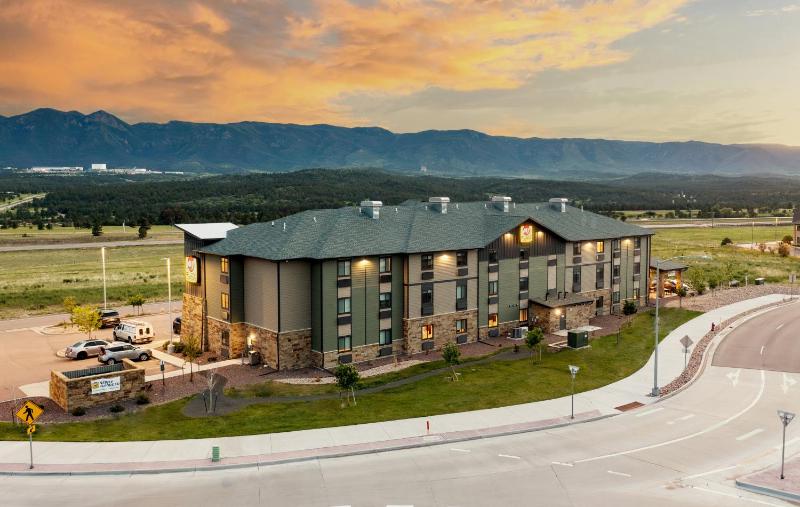 My Place Hotel Colorado Springs - image 6