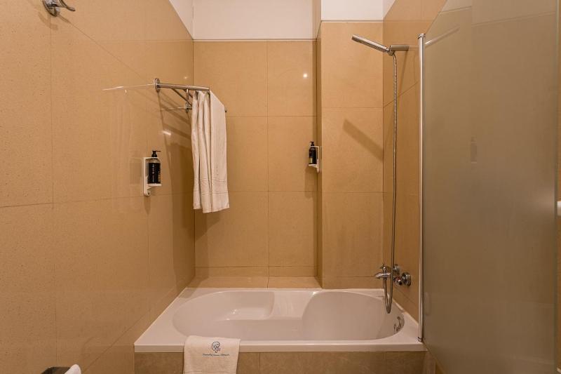 Standard Family Room image 4