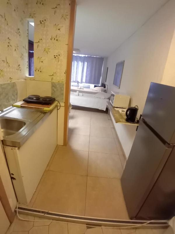 Studio (2 Adults) image 2