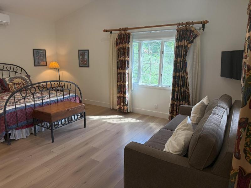 Deluxe Ranch Room image 2