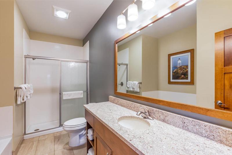 One-Bedroom Suite image 2