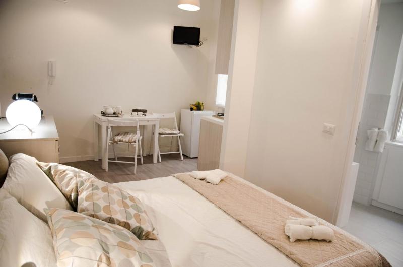 Studio Apartment image 2