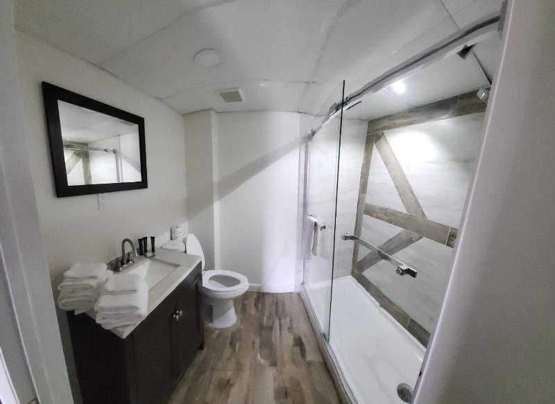 Executive Suite image 3