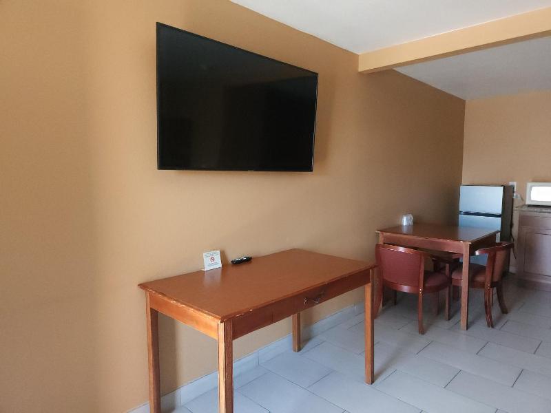 King Room - Non-Smoking image 1