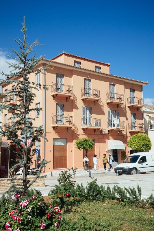2-Bedroom Apartment with City View - Building B image 2