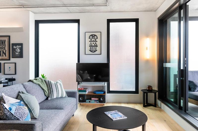 Hemingway Collingwood - Luxe Apartment - image 6