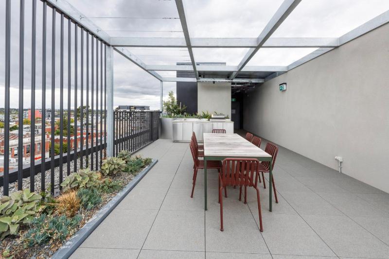 Hemingway Collingwood - Luxe Apartment - image 9