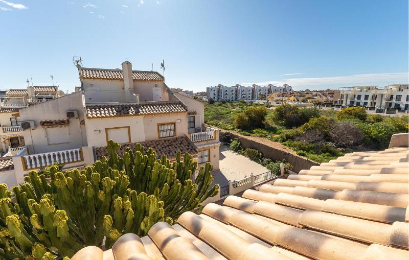 2 Bedroom Stunning Home In La Zenia - image 2