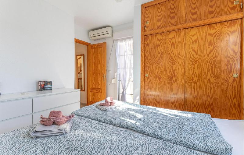 2 Bedroom Stunning Home In La Zenia - image 13