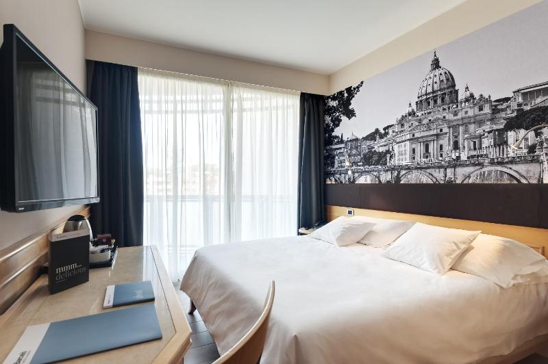 Superior Double or Twin Room with Balcony image 1