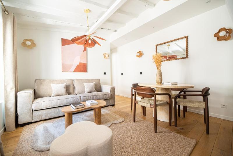 Deluxe Apartment image 1