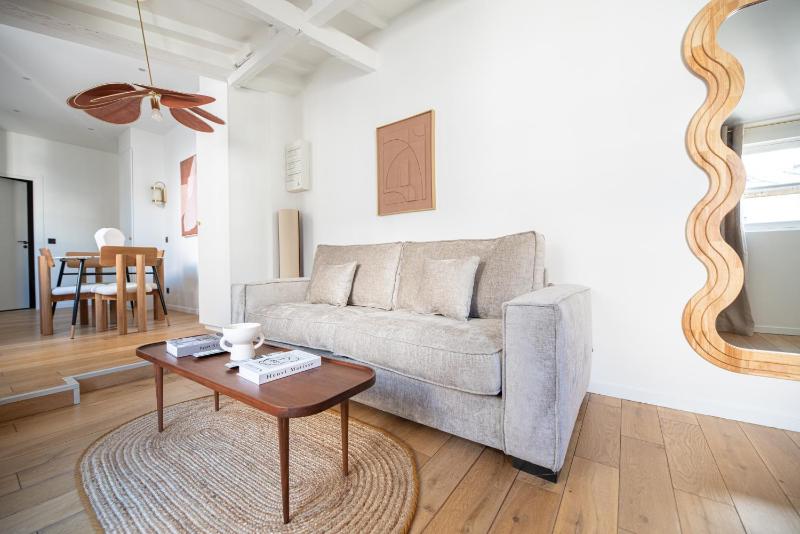 Deluxe Apartment image 2