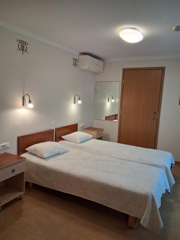 Twin Room with Kitchenette image 1