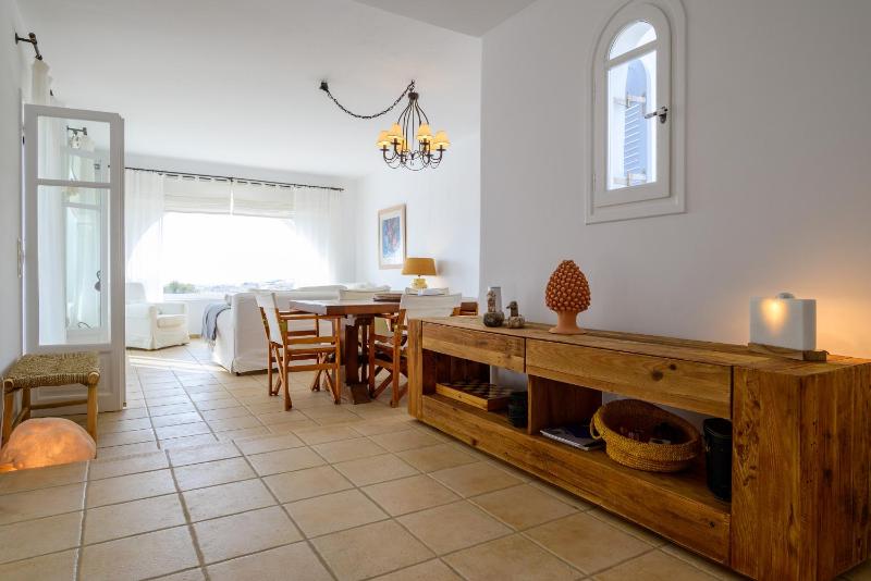 Soho Villa in Paros - image 3