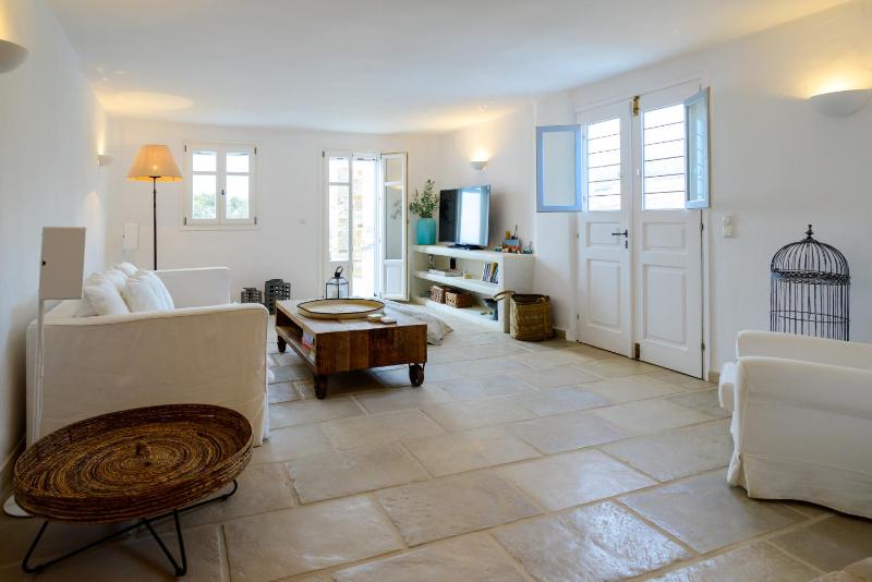 Soho Villa in Paros - image 29