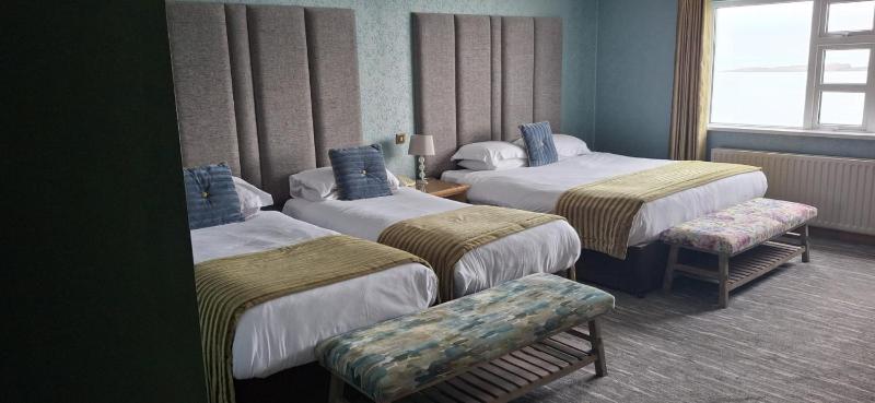 Family Suite with Sea View image 3