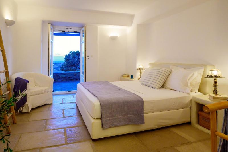 Soho Villa in Paros - image 21