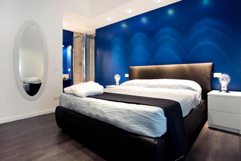 Double Room image 3