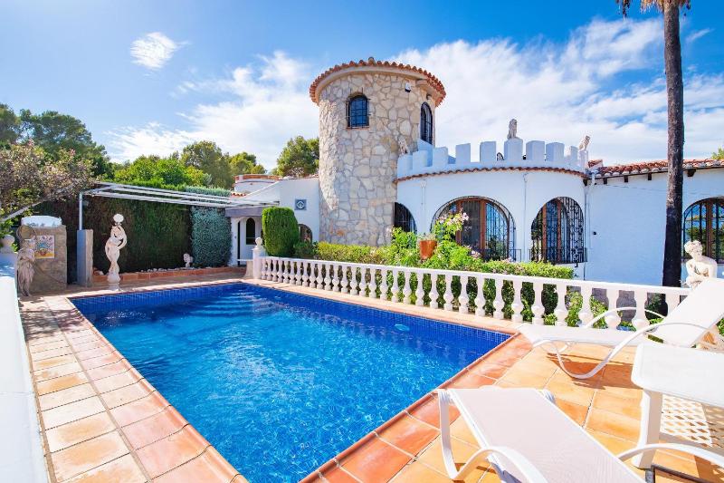 Villa Leones 4 - total privacy - by Holiday Rentals Villamar - image 1