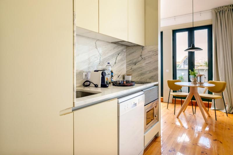 Cedofeita Sunshine Luxury Apartment Downtown Porto - image 20