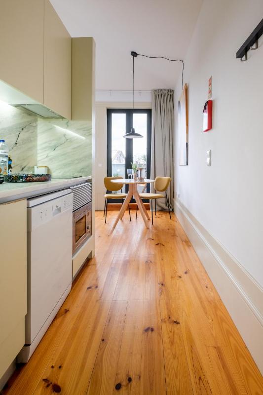 Cedofeita Sunshine Luxury Apartment Downtown Porto - image 13