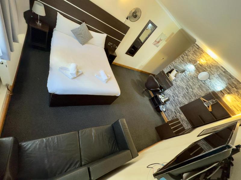 Deluxe Double Room image 4