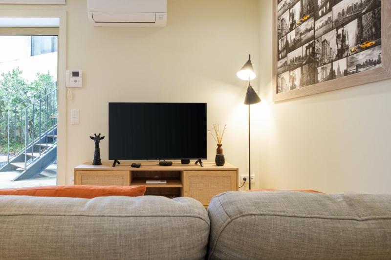Luxury Style 6 with AC Downtown Porto near Metro - image 3
