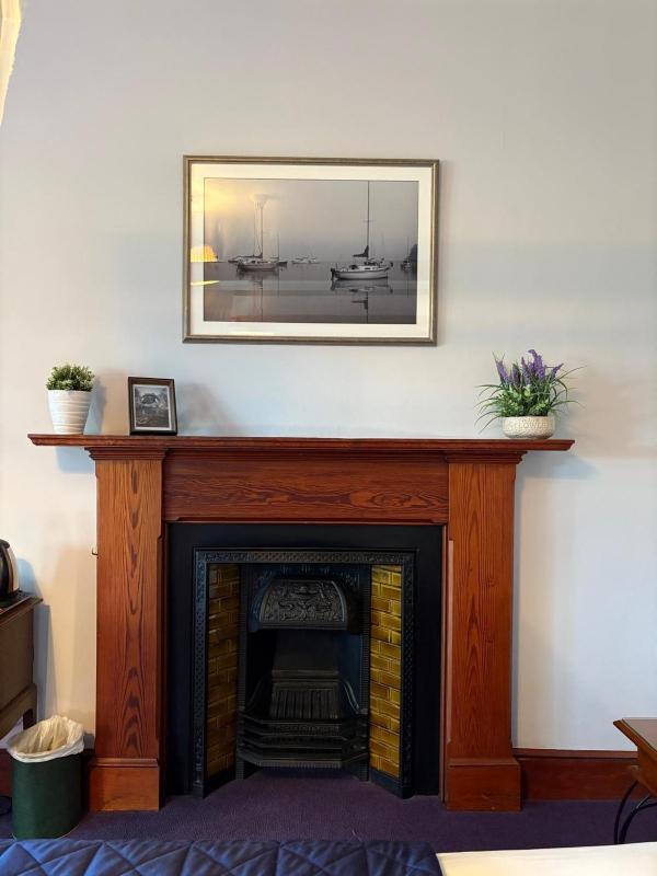 Superior King Room image 4