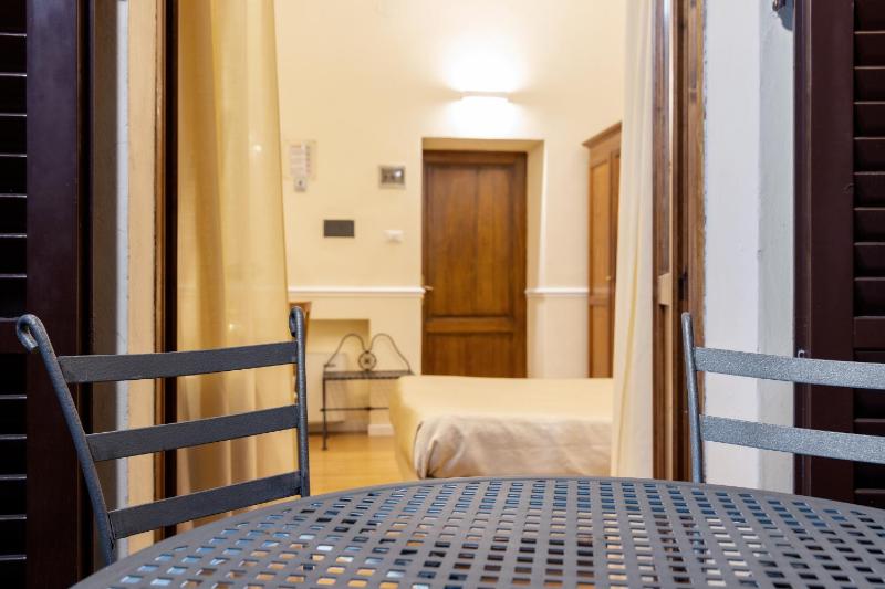 Double Room with Balcony image 3