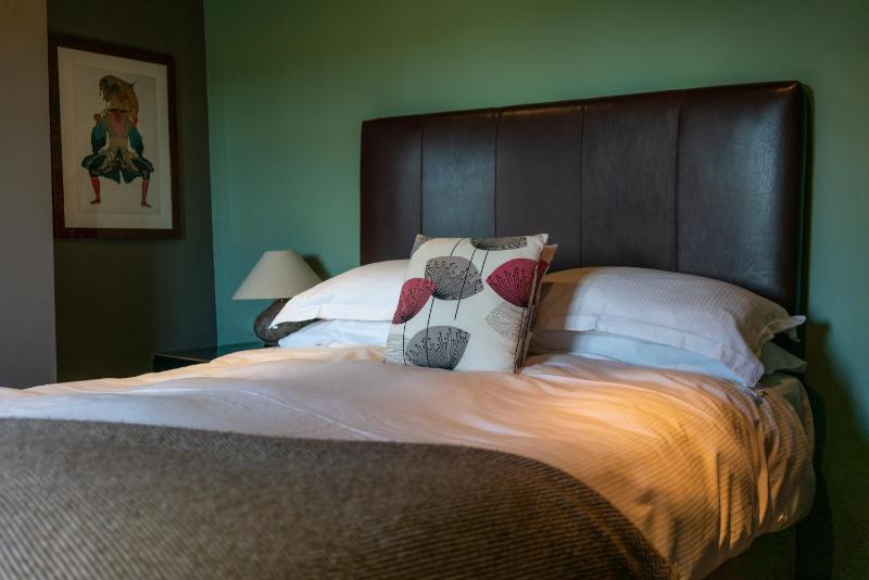 Two-Bedroom Cottage image 2
