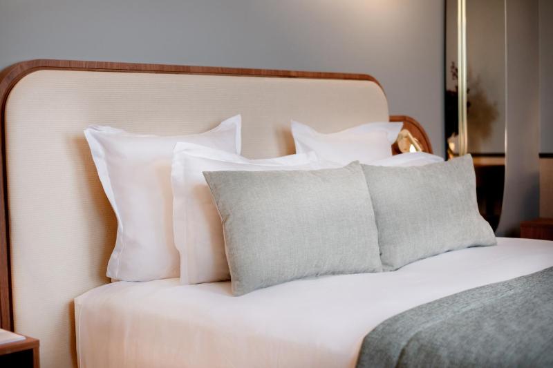 Luxury Triple Room image 3