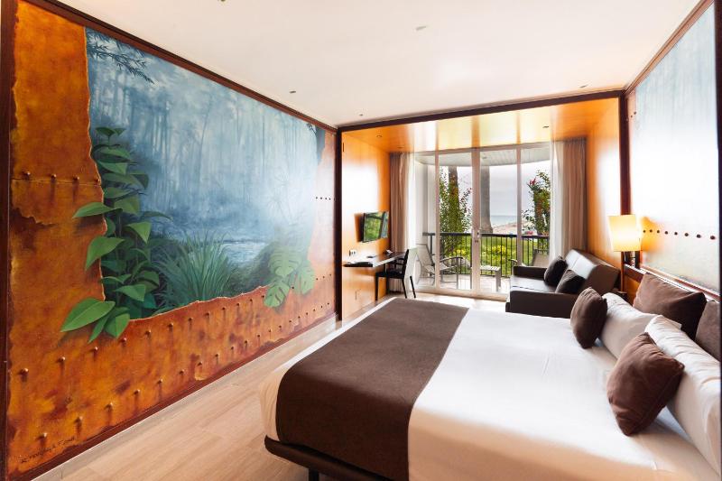 Superior Double or Twin Room image 4