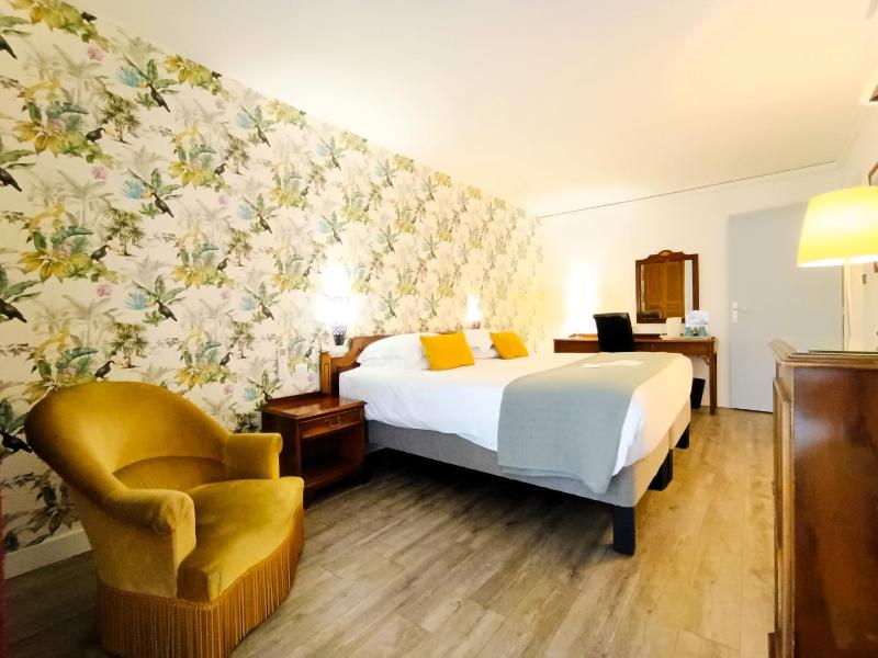 Double or Twin Room image 4