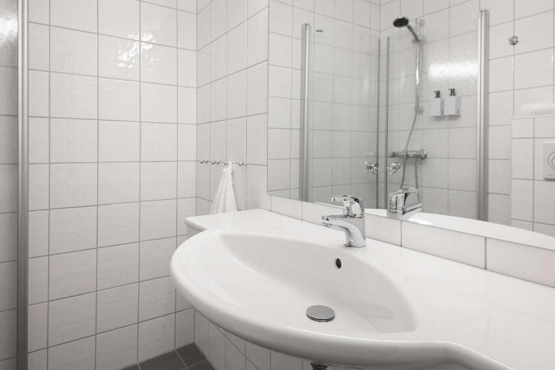 Queen Room image 1