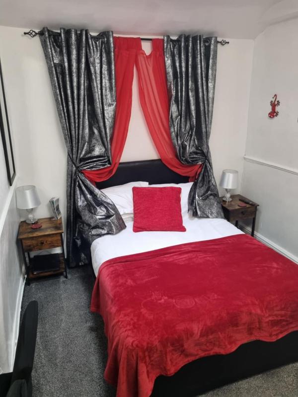 Economy Double Room image 2