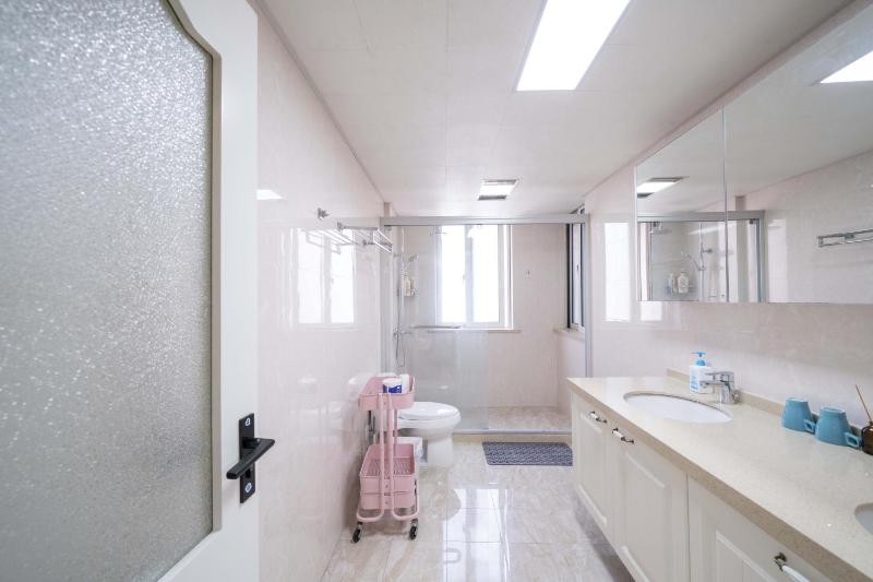 Yidu Home-Near People's Square Nanjing Road Pedestrian Street & Subway Credit Cards OK - image 16