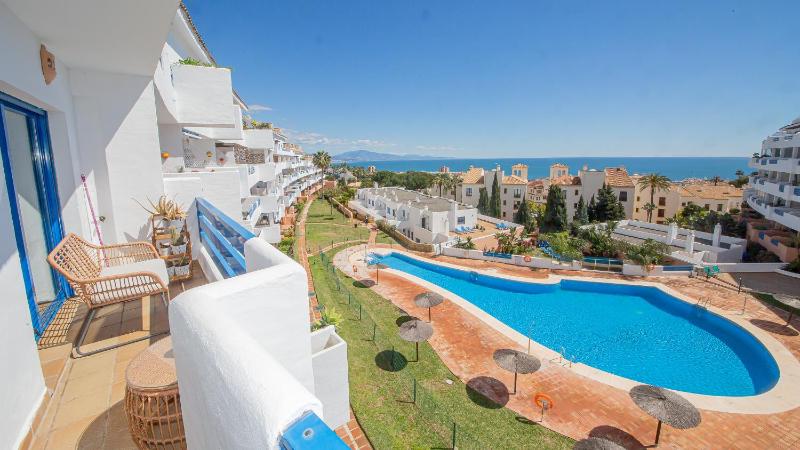 Duquesa Suites 514 - image 35
