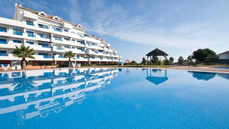 Duquesa Suites 514 - image 22