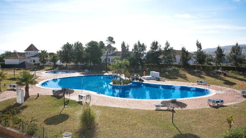 Duquesa Suites 514 - image 5