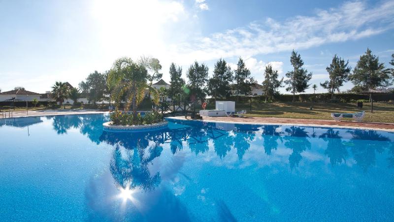 Duquesa Suites 514 - image 17