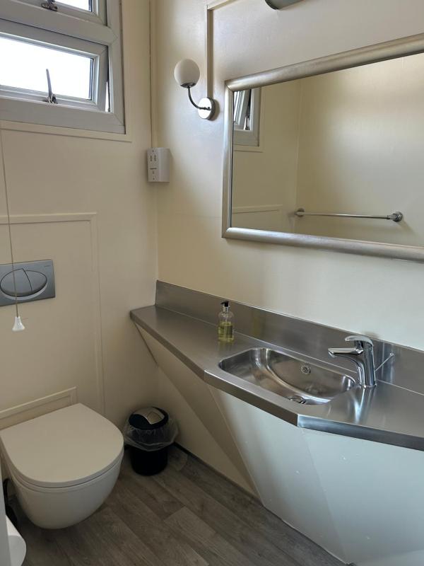 Superior Twin Room image 3