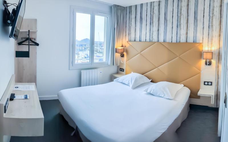 Comfort Double Room Port View image 4