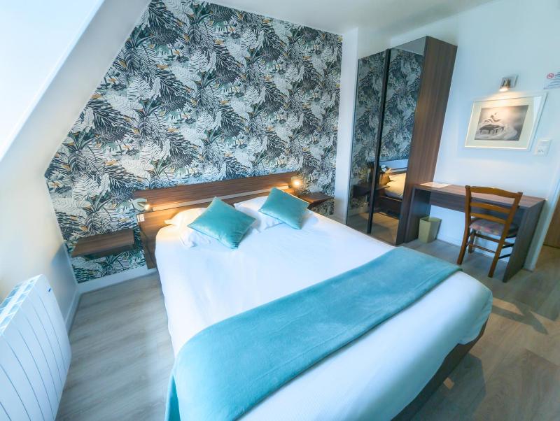 Superior Double Room - Port View image 1