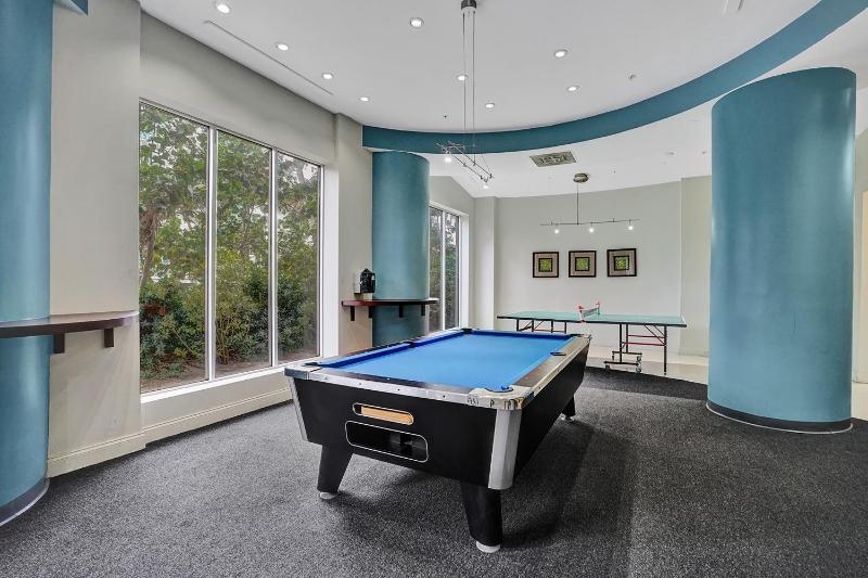 Luxury Beachfront Apartments 4001 S Ocean Dr - image 18