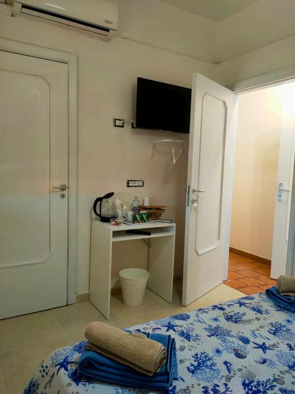Double Room with Private Bathroom image 4