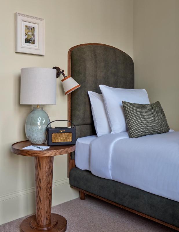Single Room image 3